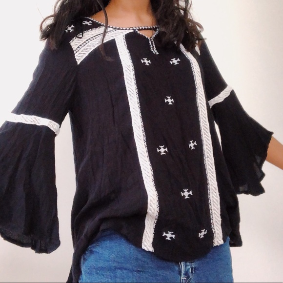 Boho style flowy black tunic with white embroidery - Picture 1 of 4